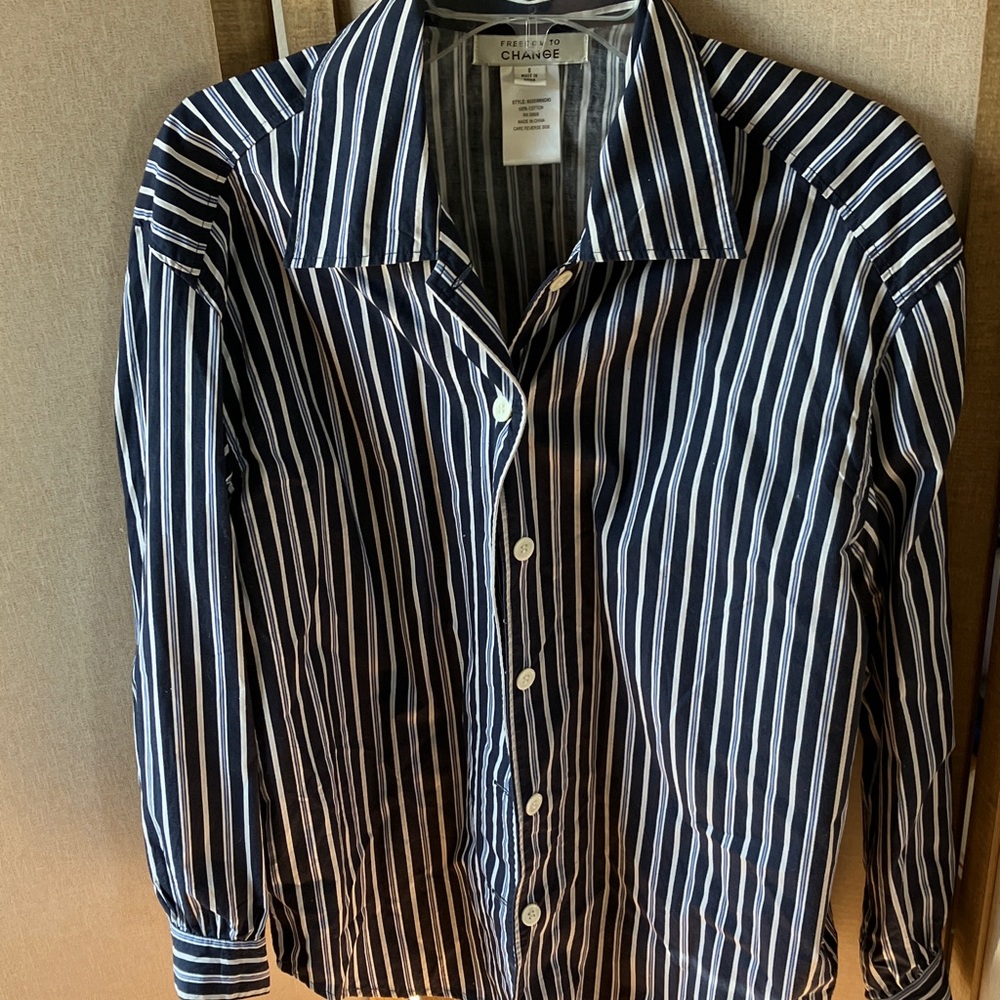 FINAL MARKDOWN Freedom to change ladies Blue and White Striped Shirt small